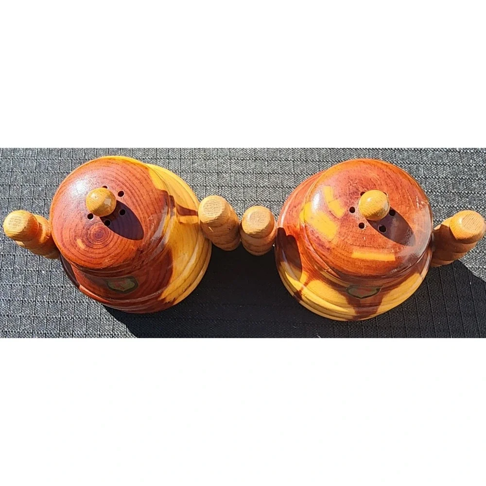 Wooden Salt And Pepper Shaker Set‎ Laurinburg N.C